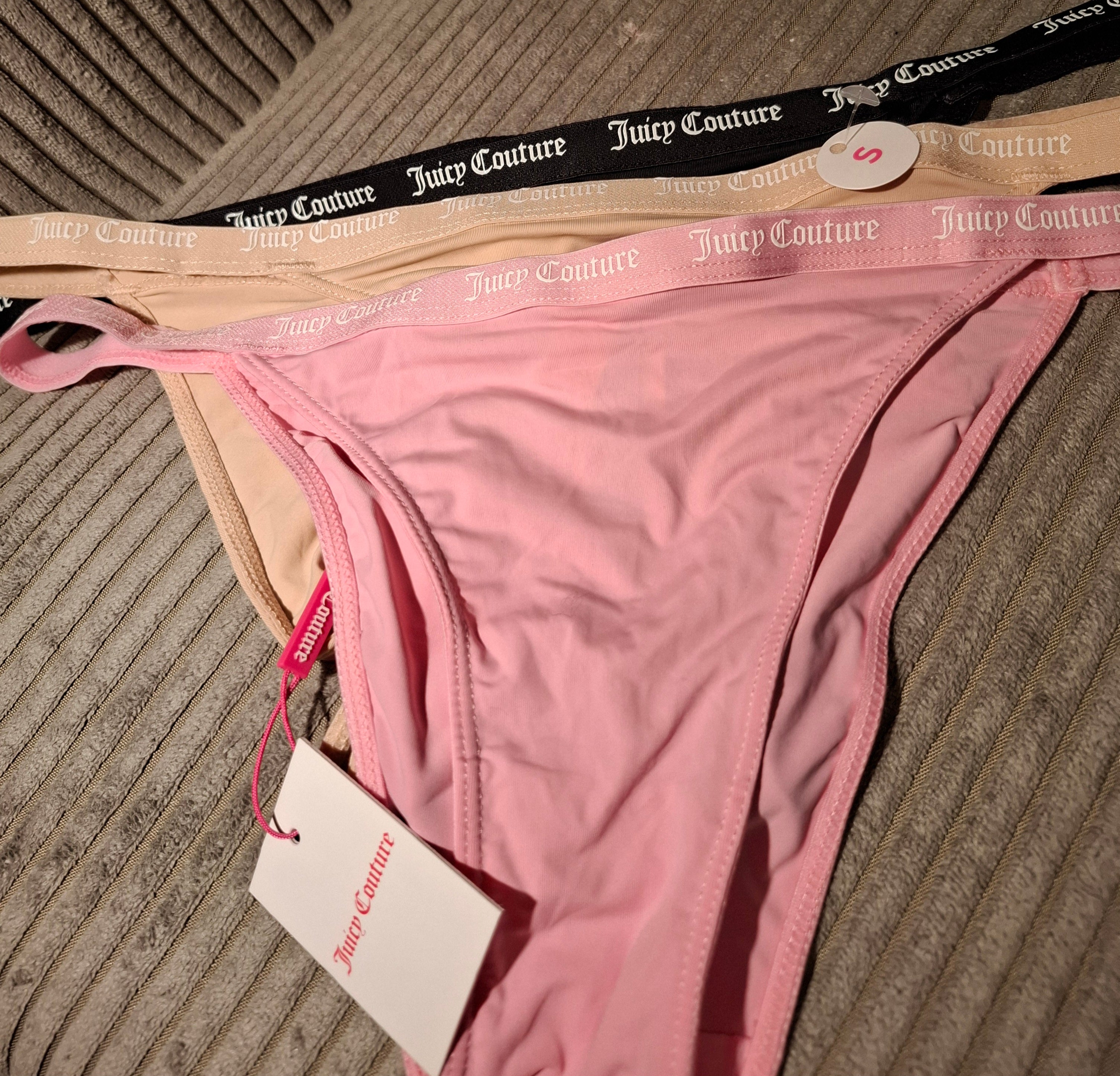 JUICY COUTURE trijų kelnaičių rinkinys